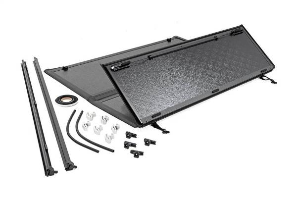 Rough Country - Rough Country - GM Low Profile Hard Tri-Fold Tonneau Cvr (07-13 GM 1500, 5.5' Bed W/O Rail Caps) - 47113550