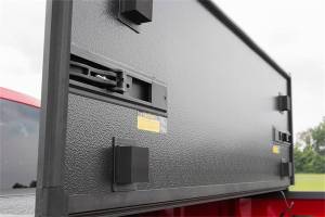Rough Country - Rough Country - Hard Tri-Fold Tonneau Bed Cover (5.5-foot Bed) - 45509550 - Image 4