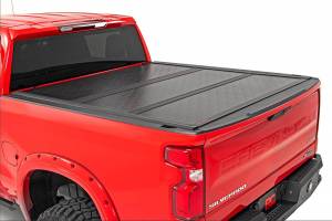 Rough Country - Rough Country - GM Low Profile Hard Tri-Fold Tonneau Cover (19-20 1500, 5.8' Bed) - 47120580 - Image 2