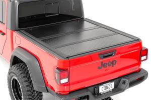 Rough Country - Jeep Low Profile Hard Tri-Fold Tonneau Cover (2020 Gladiator, 5' Bed) - 47620500