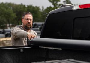 Truxedo - Truxedo - Pro X15  Roll-Up Soft Cover 5'6" Bed Woven Fabric Black - 1497601 - Image 6