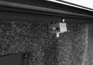 Roll N Lock - Roll N Lock - E Retractable 5'6" Bed Aluminum Black - RC131E - Image 9
