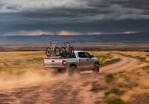 Undercover - Undercover - RidgeLander 07-20 Hard Non-Folding Cover 6'6"/5'6"/8'1" Bed Aluminum Black - DF941008 - Image 9